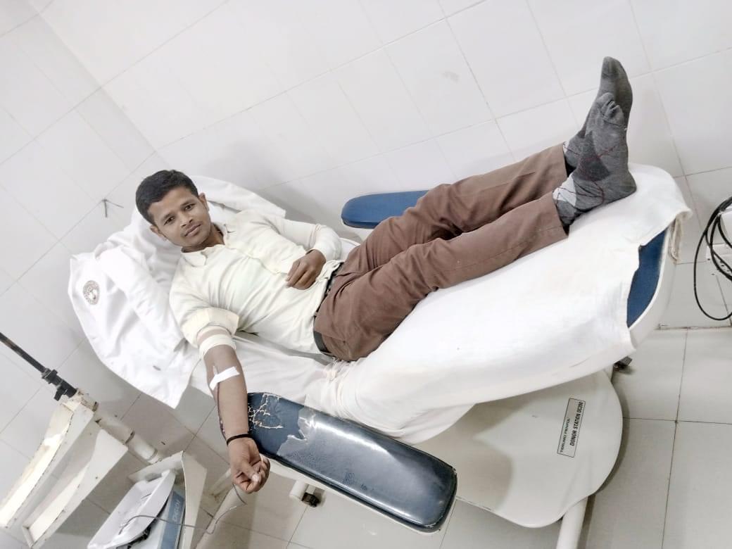 R.K. Pharmacy College Azamgarh Blood Donation Camp photo 1